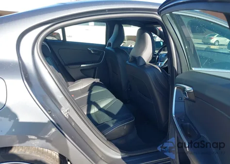 2016 Volvo S60 T6 Drive-E R-Design Platinum из США, поврежденный, VIN YV149MTS0G2406140